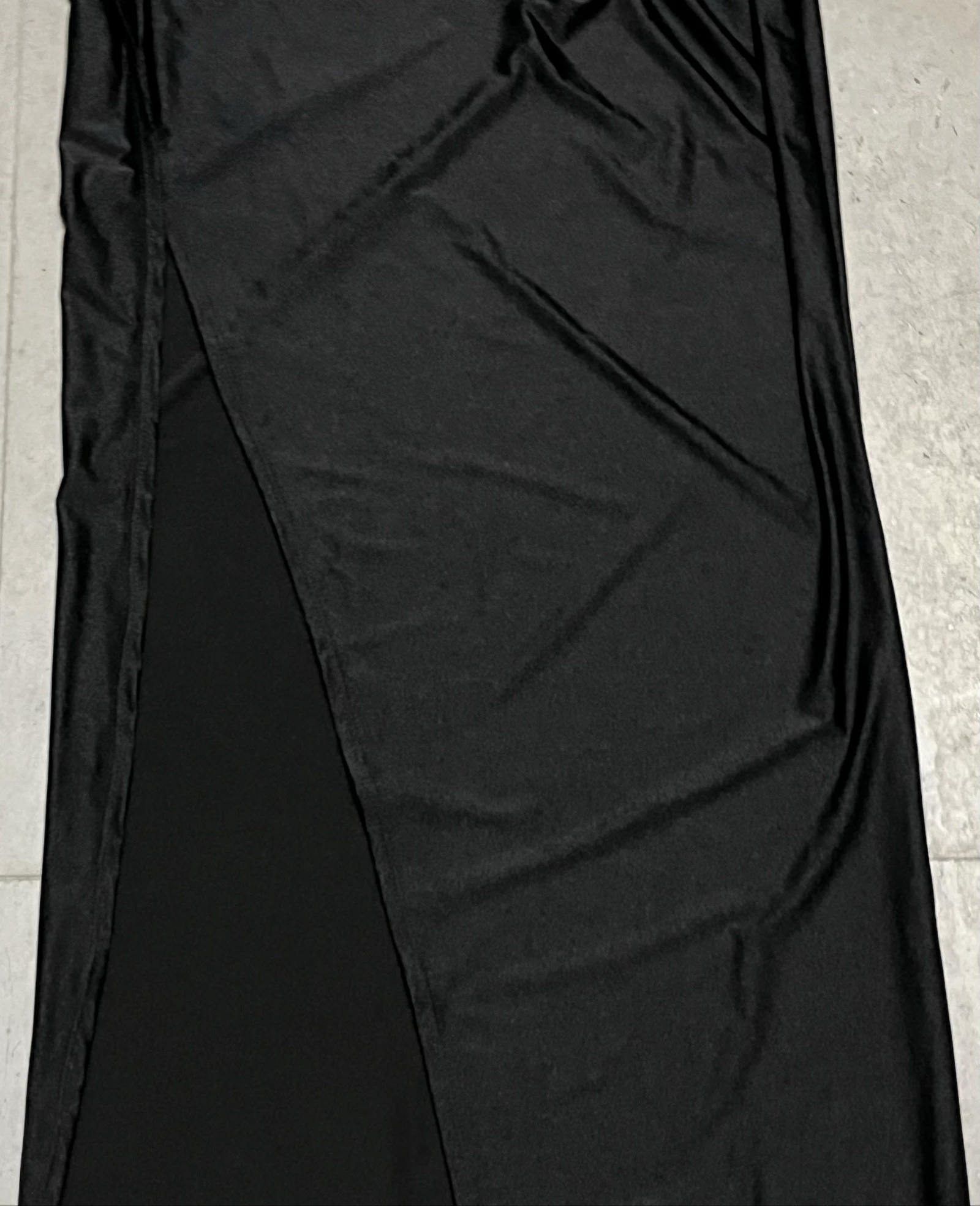 Vestido largo negro abierto  – photo 9